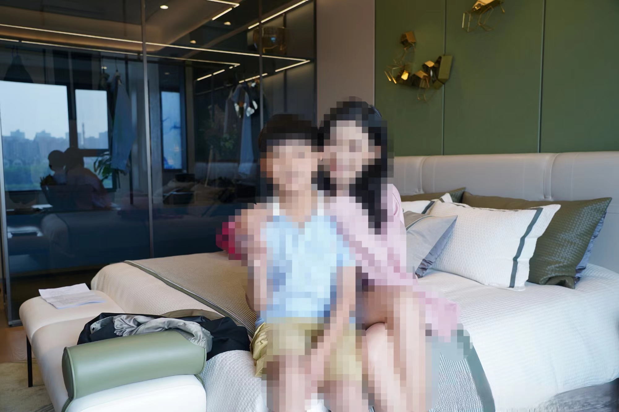 完蛋我被美女包围了乐乐妈介绍 乐乐妈是谁截图